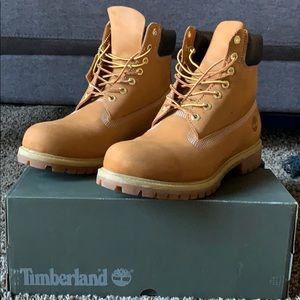 Size 10.5 timberland premium 6 in waterproof boot